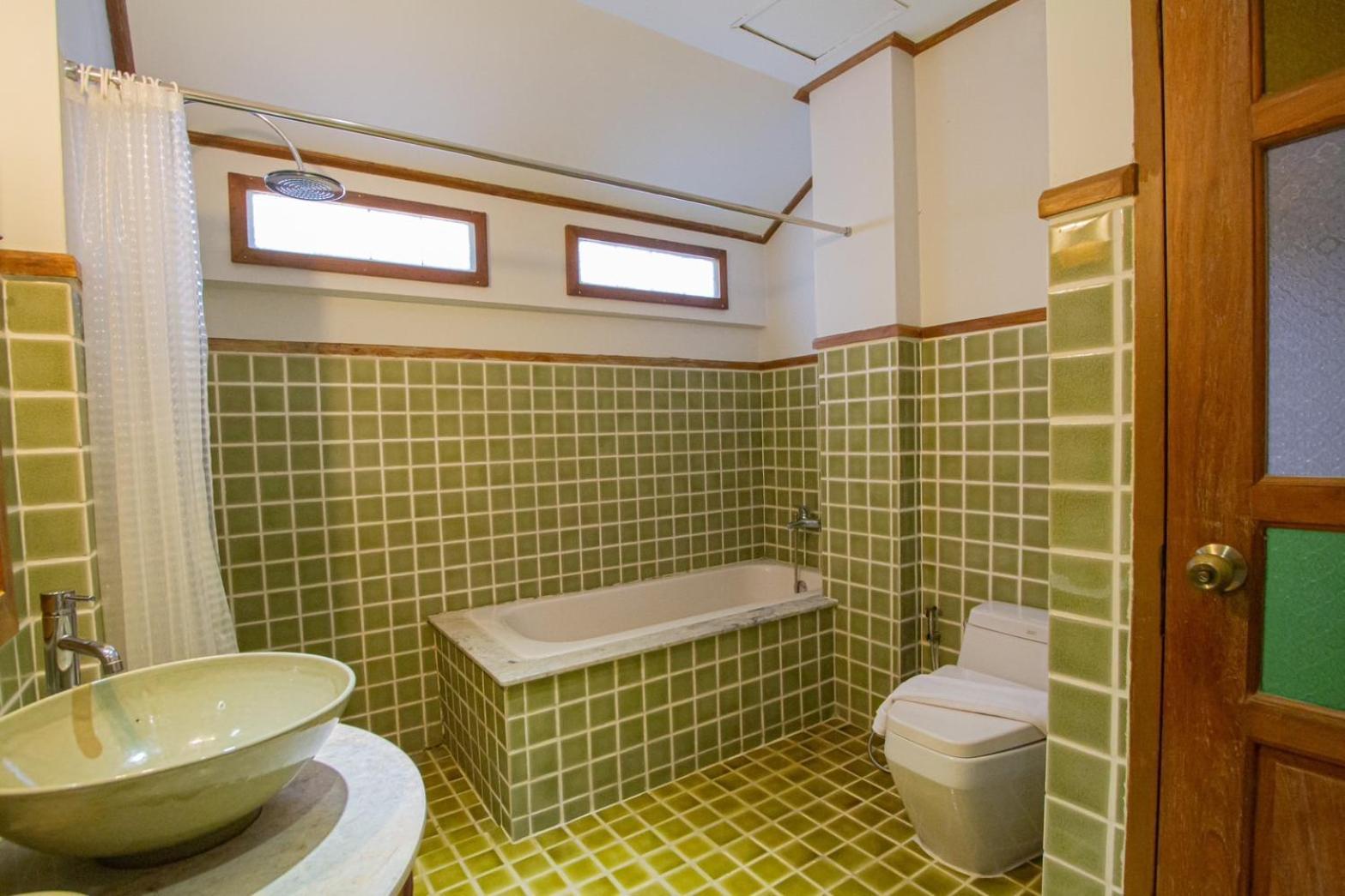 Отель Rich Lanna House Чиангмай Экстерьер фото